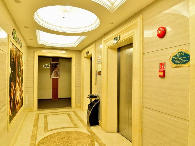 Vienna Hotel Dongguan Hou street Wanda Plaza Buitenkant foto
